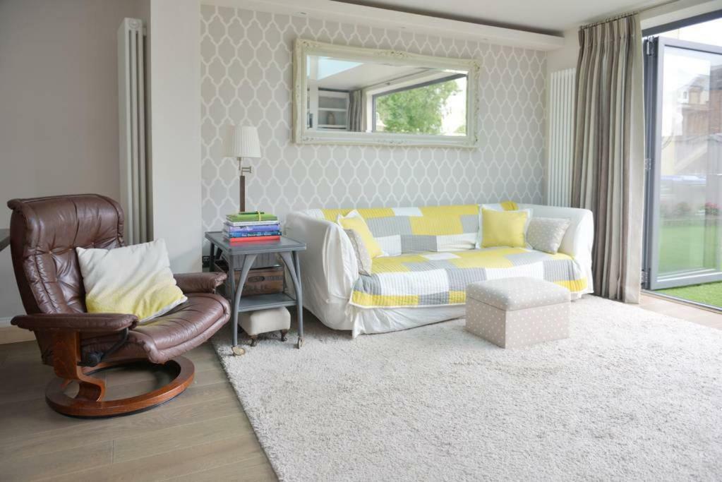 Hôtel Summer House à Thames Ditton Extérieur photo